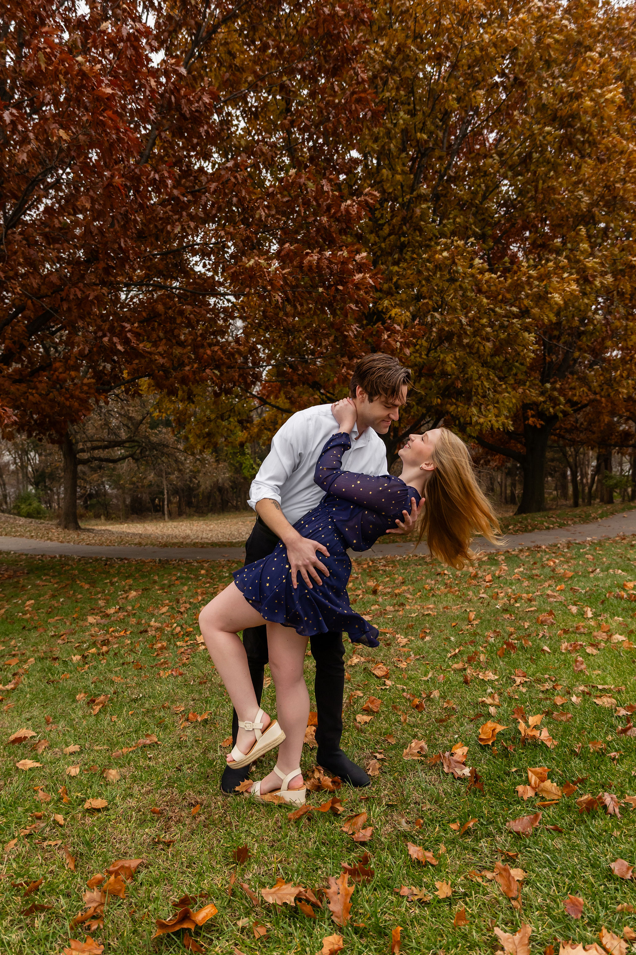 Engagement photo 21.